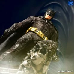Vendor-unknown Mezco Toyz One:12 Collective DC Comics Batman: Sovereign Knight 1/12 Scale Action Figure