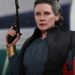 Vendor-unknown Hot Toys Star Wars: The Last Jedi Leia Organa 1/6 Scale Figure 19 Vendor-unknown Hot Toys Star Wars: The Last Jedi Leia Organa 1/6 Scale Figure