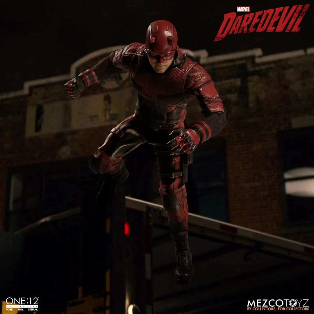 Maybang's Collectibles Mezco Toyz One:12 Collective Marvel Comics Daredevil 1/12 Scale Action Figure 4 Maybang's Collectibles Mezco Toyz One:12 Collective Marvel Comics Daredevil 1/12 Scale Action Figure