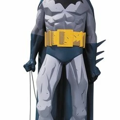 Vendor-unknown DC Collectibles DC Designer Series: Batman By Mike Mignola 1/6 Scale Resin Statue