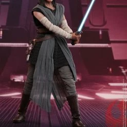 Vendor-unknown Hot Toys Star Wars Episode VIII The Last Jedi Rey (Jedi Training) 1/6 Scale Figure 30 Vendor-unknown Hot Toys Star Wars Episode VIII The Last Jedi Rey (Jedi Training) 1/6 Scale Figure