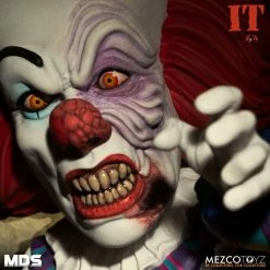 Maybang's Collectibles Mezco Toyz Designer Series Deluxe IT (1990): Pennywise Action Figure