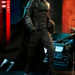 Maybang's Collectibles Hot Toys DC Comics The Batman: Batman And Bat-Signal 1/6 Scale 12