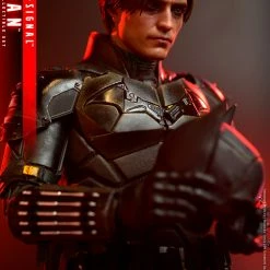 Maybang's Collectibles Hot Toys DC Comics The Batman: Batman And Bat-Signal 1/6 Scale 12