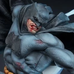 Maybang's Collectibles Sideshow DC Comics Batman: The Dark Knight Returns Premium Format Figure Statue Sideshow Collectibles