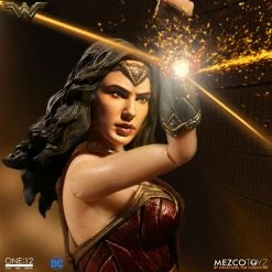 Vendor-unknown Mezco Toyz One:12 Collective DC Comics Wonder Woman 1/12 Scale 6" Action Figure