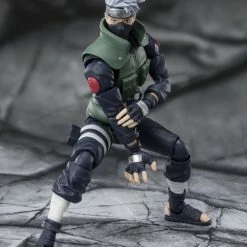 Maybang's Collectibles Bandai S.H.Figuarts Naruto Shippuden Kakashi Hatake (Famed Sharingan Hero) Action Figure