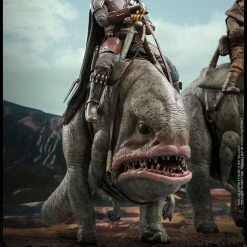 Maybang's Collectibles Hot Toys Star Wars The Mandalorian - Television Masterpiece Series Mandalorian & Blurrg 1/6 Scale Collectible Figure Set