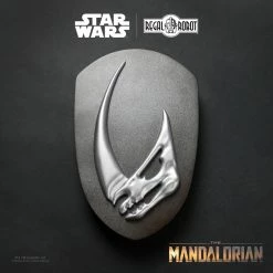 Maybang's Collectibles Regal Robot Star Wars The Mandalorian Mudhorn Signet Plaque
