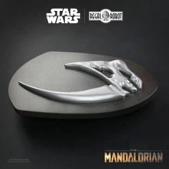 Maybang's Collectibles Regal Robot Star Wars The Mandalorian Mudhorn Signet Plaque