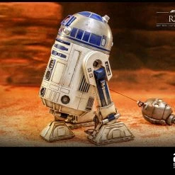 Maybang's Collectibles Hot Toys Star Wars Episode II Attack Of The Clones R2-D2 1/6 Scale Collectible Figure