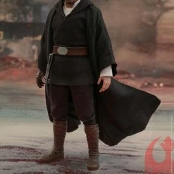 Maybang's Collectibles Hot Toys Star Wars Episode VIII The Last Jedi Luke Skywalker (Crait) 1/6 Scale Action Figure